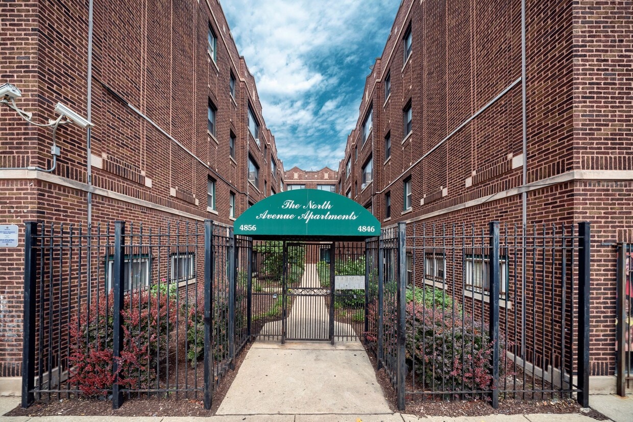 Primary Photo - 4850 W North Ave