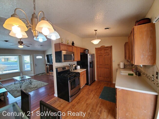 Building Photo - 3 br, 2 bath House - 2712 N. Fairview Ave