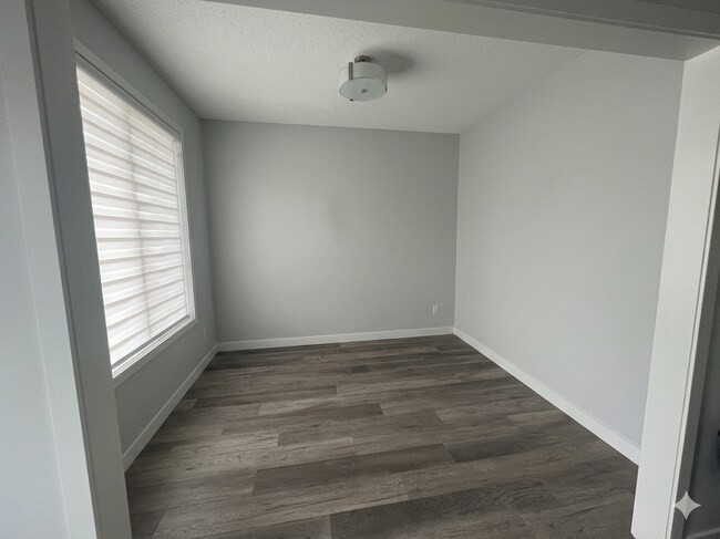 Photo du bâtiment - 5309 Admiral Girouard St NW