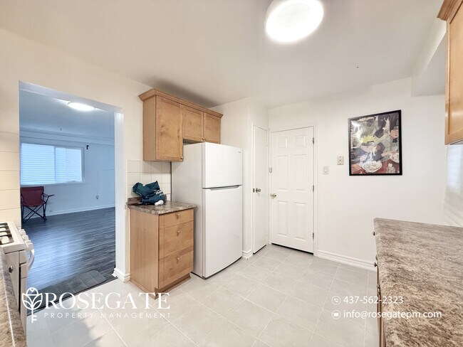 Photo du bâtiment - Pet-Friendly 2-Bedroom Semi-Detached Home with All Utilities Included – Scarborough
