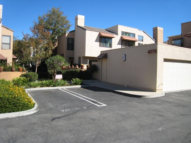 Building Photo - 4275 Las Virgenes Rd