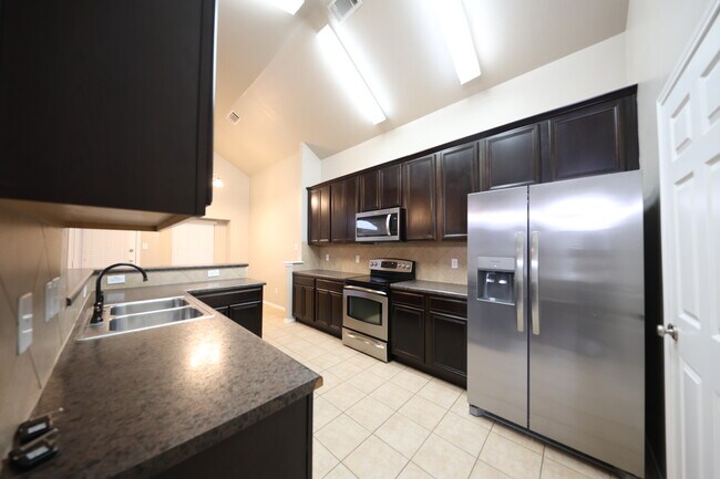 Foto del edificio - 1004 Starlight Dr