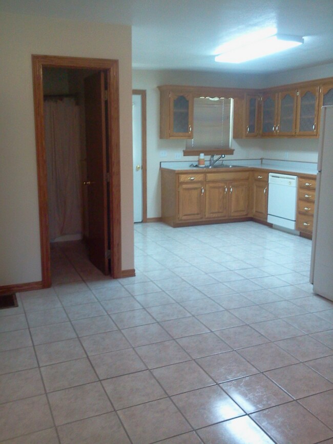 305 E Granby St, Frontenac, KS 66763 House Rental in Frontenac, KS