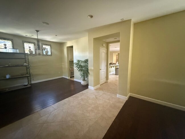 Building Photo - 55 Toscana Dr