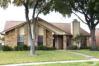 Building Photo - 2045 Cologne Dr