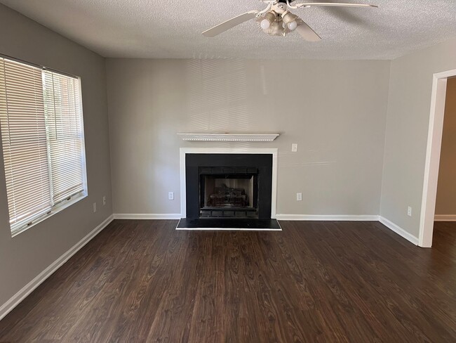 Foto del edificio - 2 bedroom duplex in Wake Forest