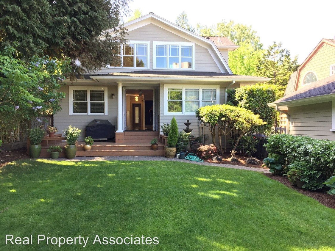 Foto principal - 3 br, 3 bath House - 1852 E. Shelby Street