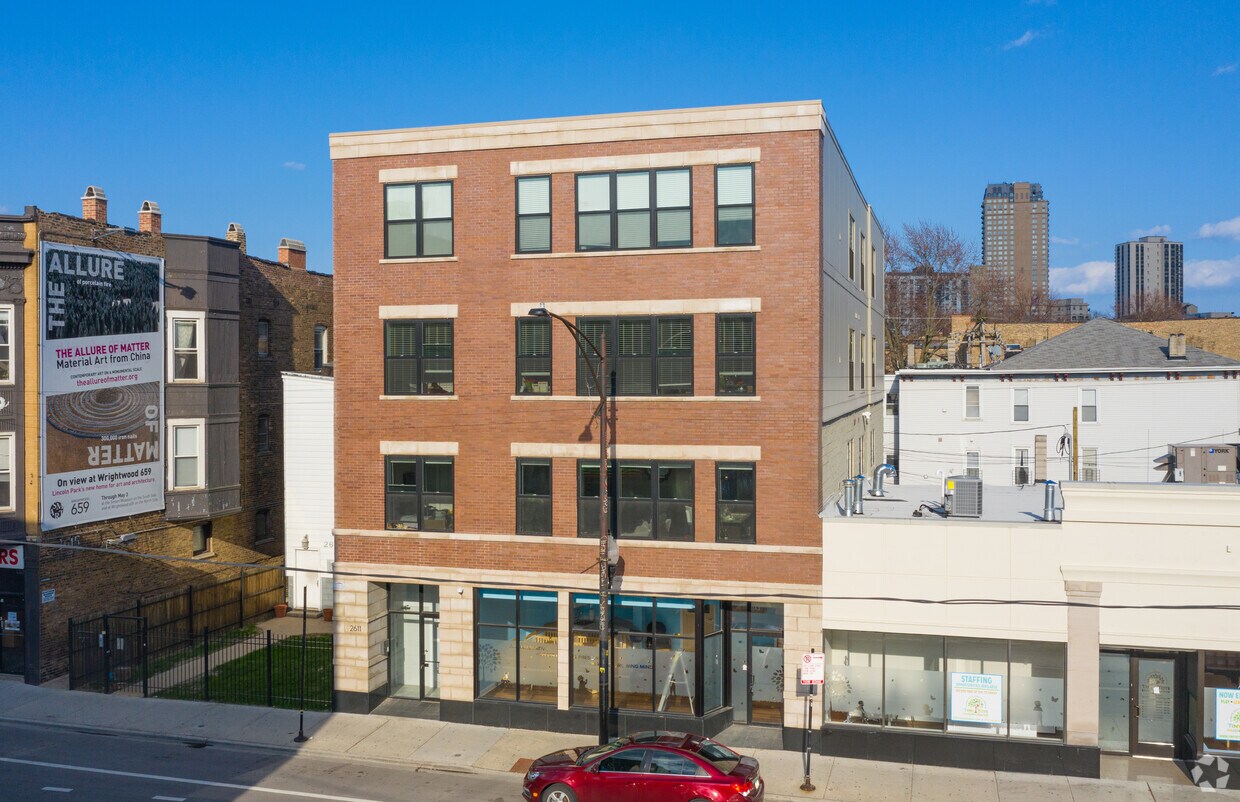 Primary Photo - 2611 N Halsted St