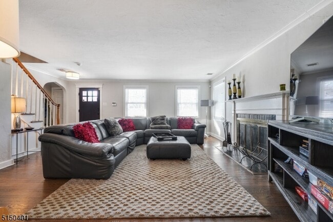 Building Photo - 57 Elmwood Pl