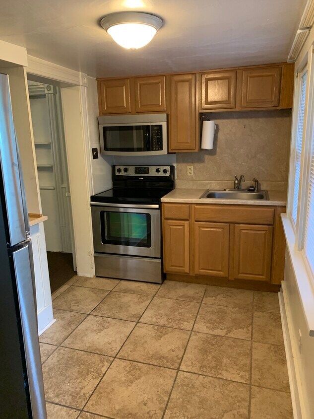Primary Photo - 30 Grampian Blvd
