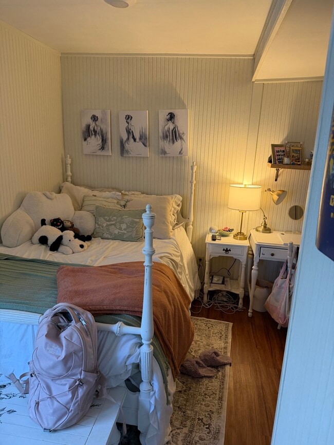 Building Photo - 728 Willey St