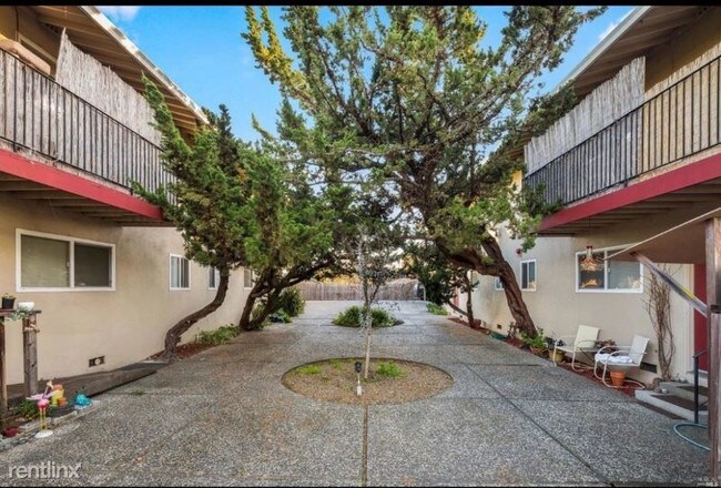 Building Photo - 2210 Sonoma Ave