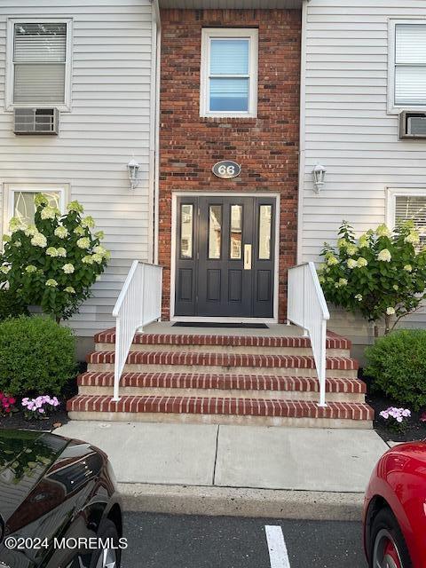 Building Photo - 66 Whitefield Ave