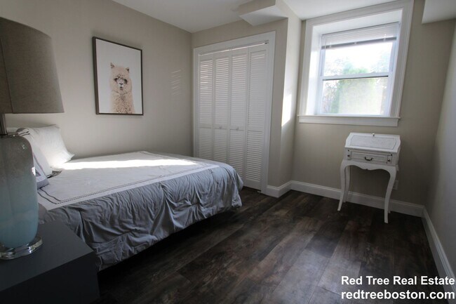 Foto del edificio - Luxury Apt near Brookline & T!  W/D in Uni...