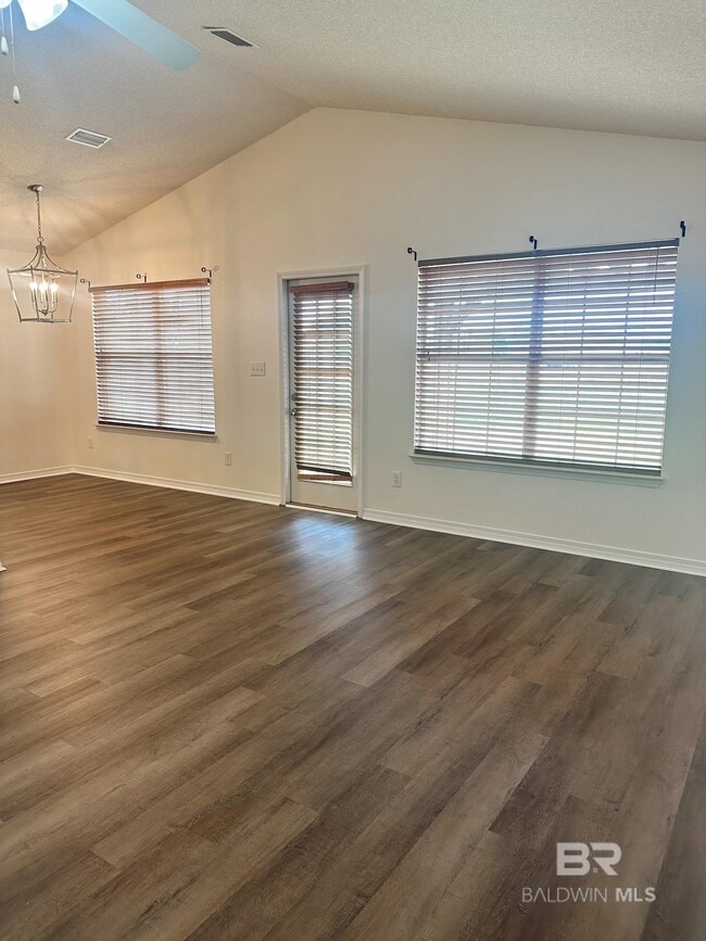 Building Photo - 2700 Hampton Park Cir