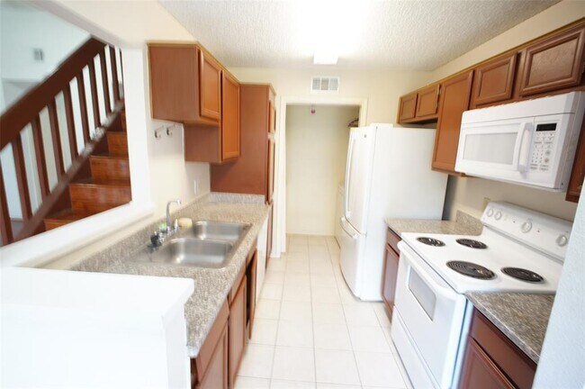 Building Photo - 8575 Sands Point Dr