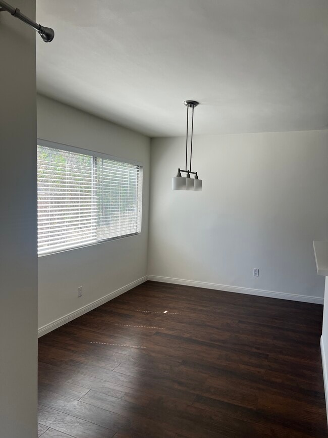 Apt 10 - 1245 N Kings Rd