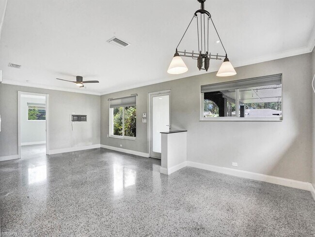 Foto del edificio - 3 br, 2 bath House - 4620 NE 5th Ter