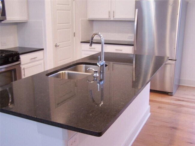 Foto del edificio - 2214 Capulet St