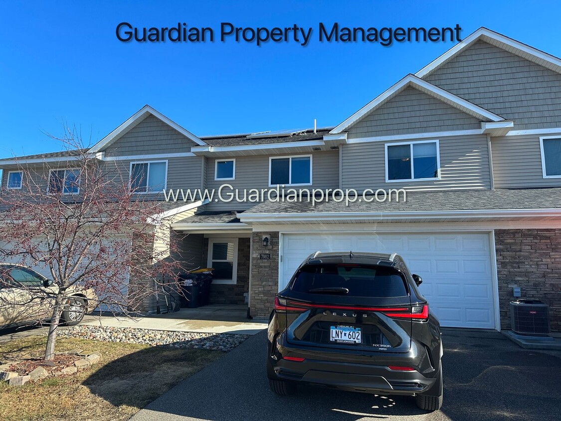 Primary Photo - Lakeville 2 Bedroom Town Home, 2 Car Garag...