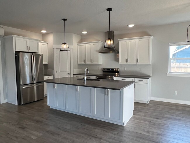 Foto del edificio - Gorgeous SW Medford - newer construction |...