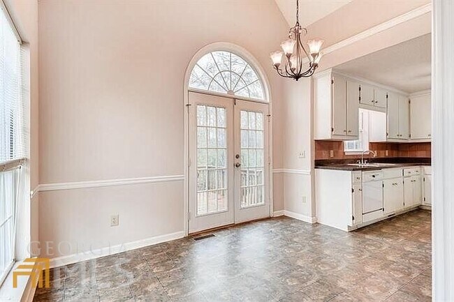 Building Photo - 77 Strathmore Dr