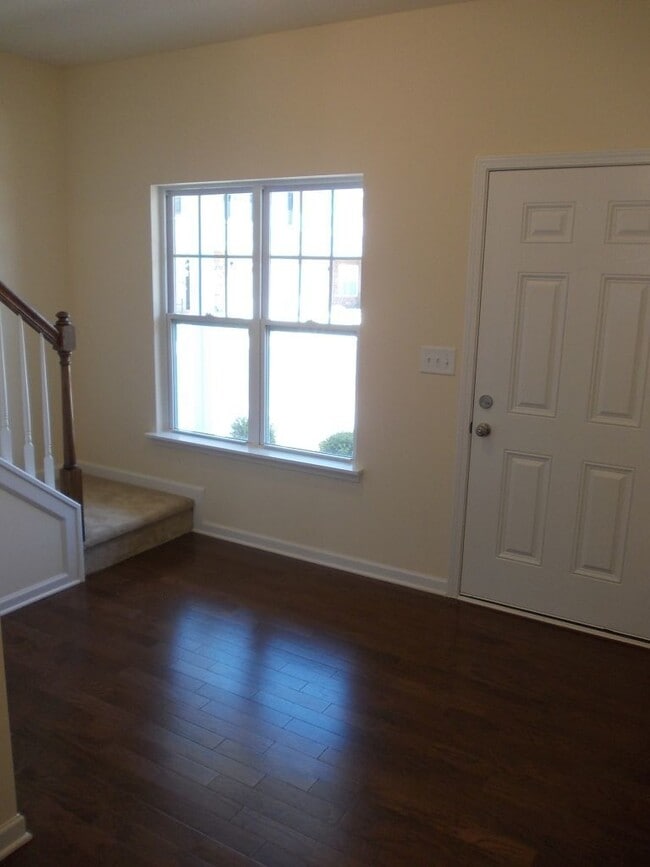 Foto del edificio - 3 Bed End Unit Townhome in Prosperity Church Area