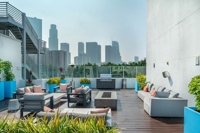 Building Photo - Canvas LA