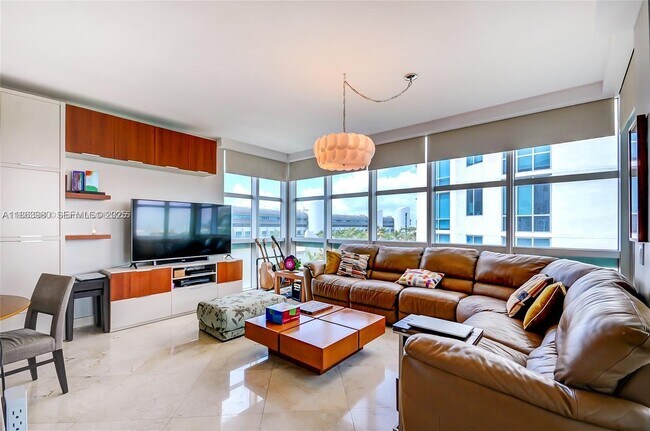 Foto del edificio - 3131 NE 188th St