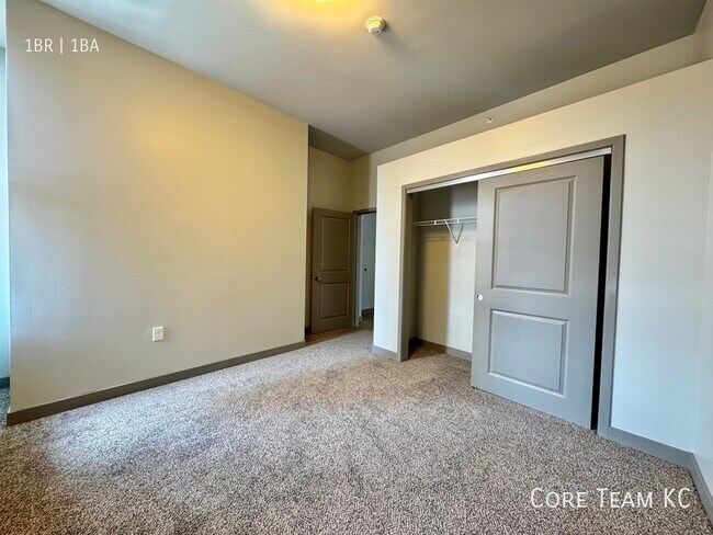 Building Photo - 1121 McGee St