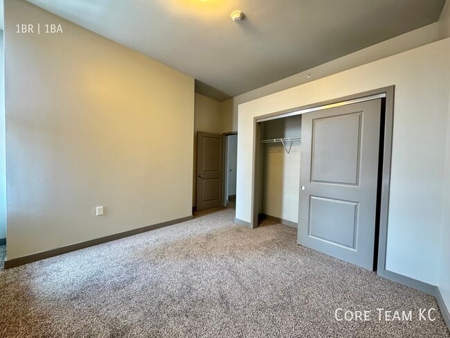 Foto del edificio - 306 E 12th St