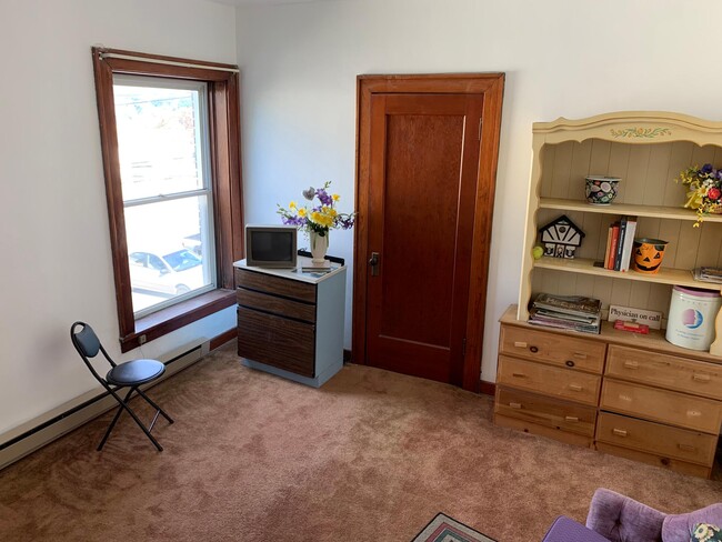 bedroom - 119 Jefferson Ave