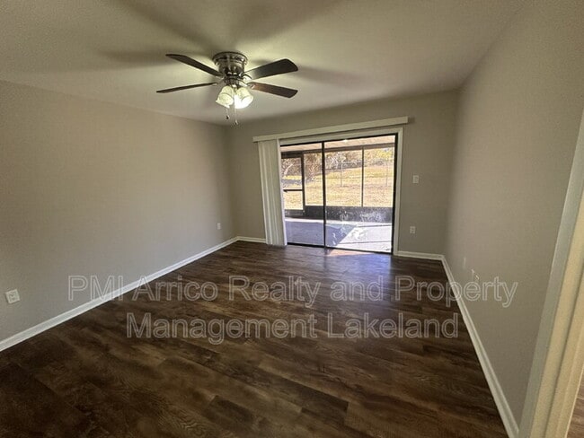 Building Photo - 3211 Julia Ct