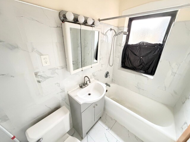 Foto del edificio - 6436 N Hamilton Ave