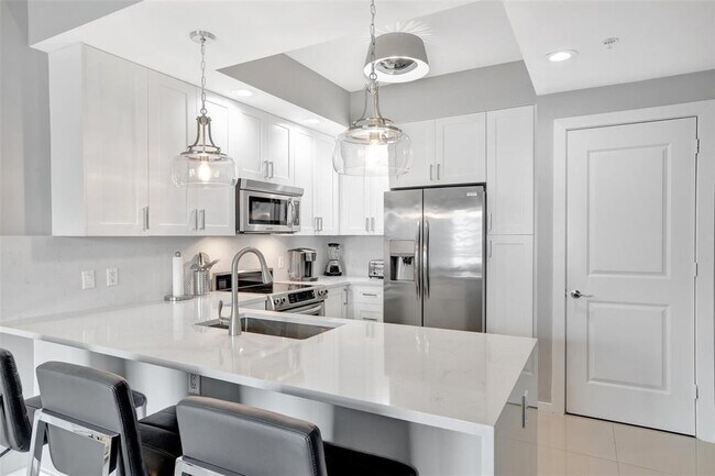 Building Photo - 315 NE 3rd Ave