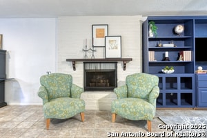 Foto del edificio - 8715 Starcrest Dr