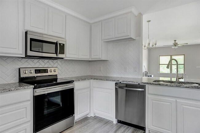 Foto del edificio - 1100 W Day St