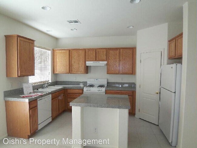 Building Photo - 4 br, 3 bath House - 633 Claxton Ave