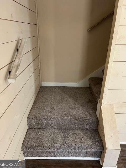 Building Photo - 6985 Sawnee Terrace