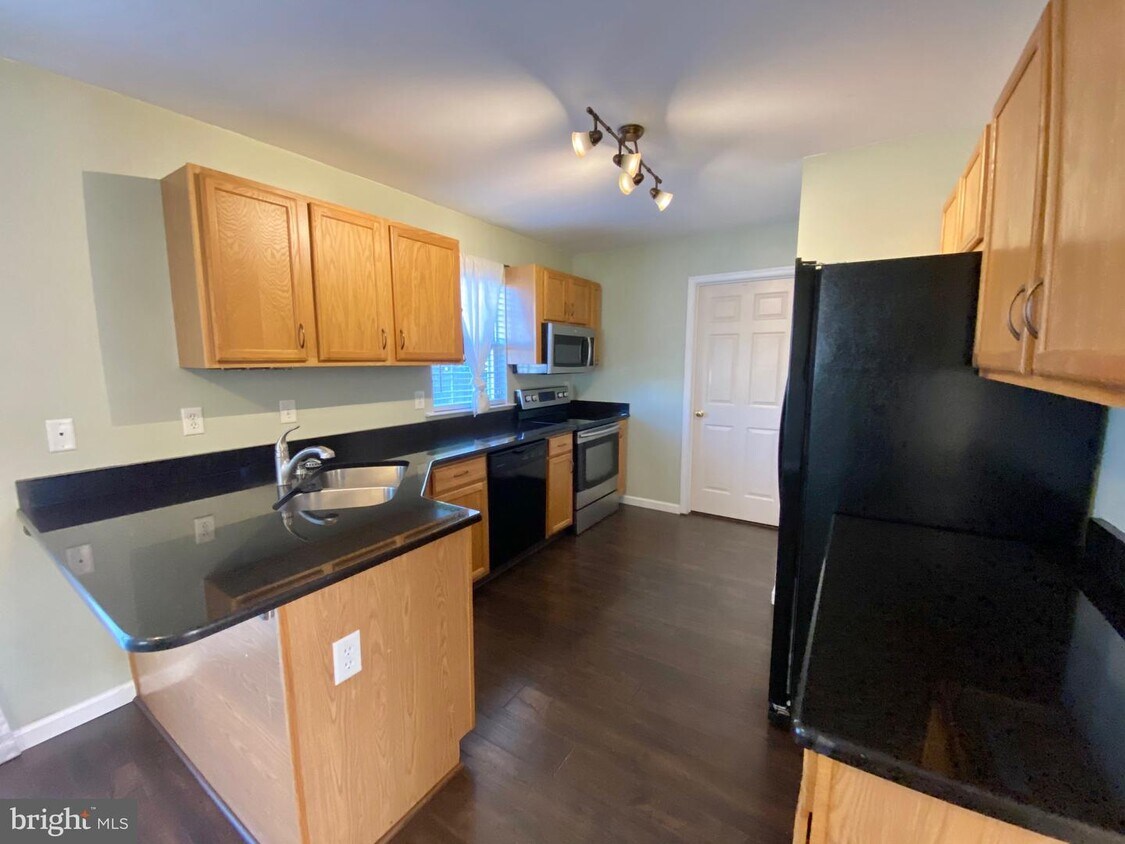 Foto principal - 148 Birkdale Ln