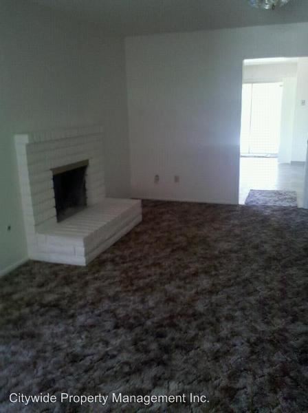 Building Photo - 3 br, 2 bath House - 5413 PEPPER TREE LN,