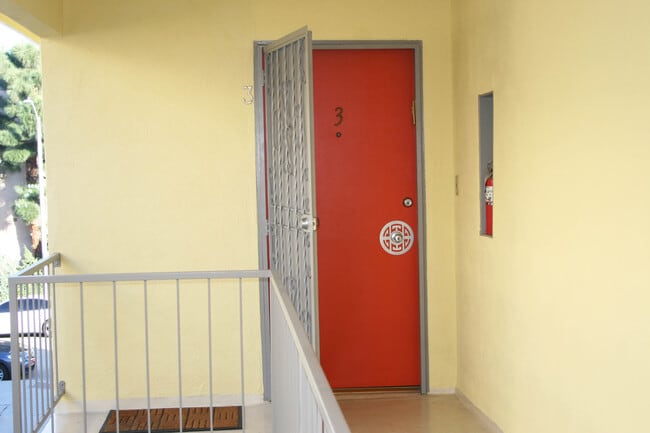 Foto del edificio - 1025 S Sherbourne Dr