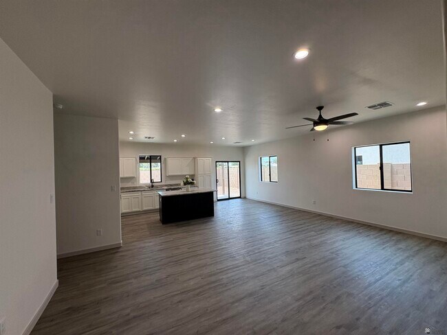 Foto del edificio - 4311 W 31st Pl