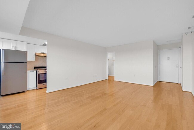 Foto del edificio - 2500 N Van Dorn St