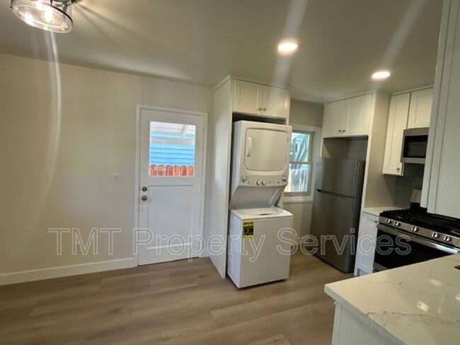 Building Photo - 3126 B St