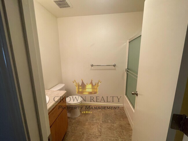 Foto del edificio - 3081 Bright St