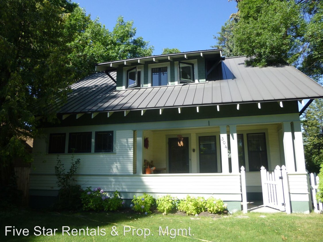 Primary Photo - 304 Columbia Ave