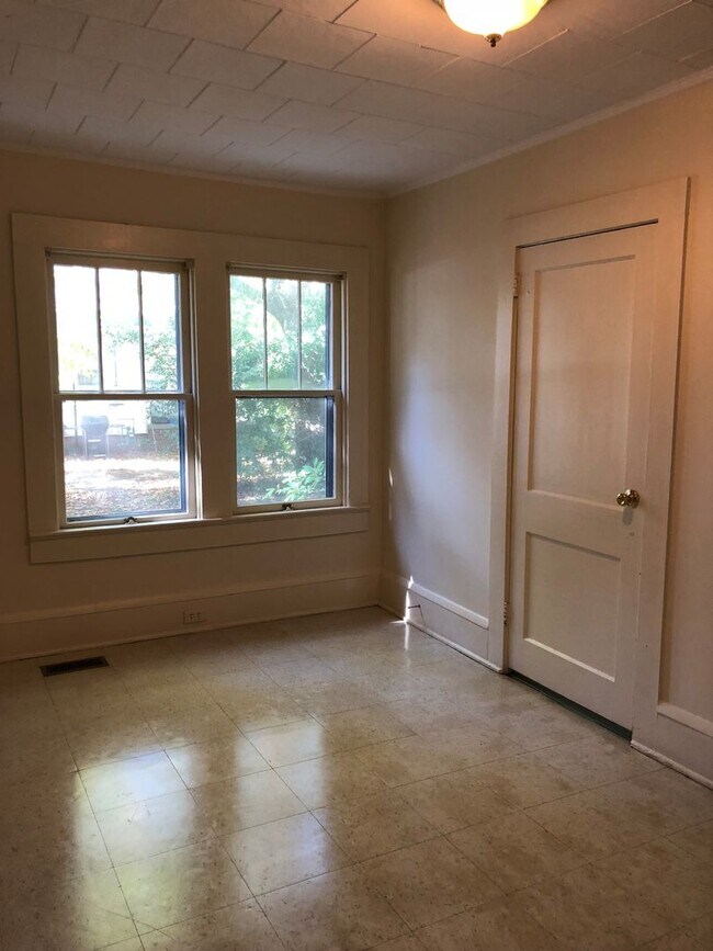 Foto del edificio - 1211 N Main St