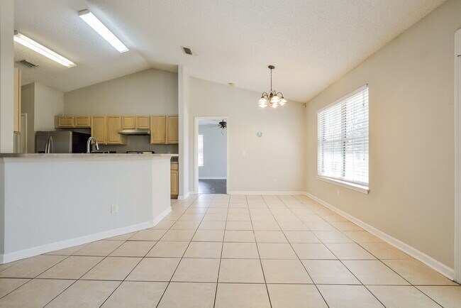 Building Photo - 2119 Dumas Dr