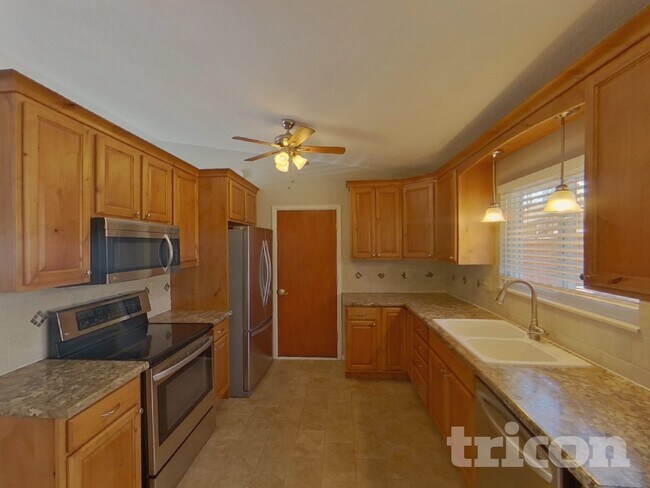 Building Photo - 5522 Buckskin Pass Dr N